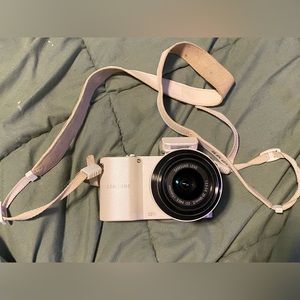 Samsung NX1100 Digital Camera